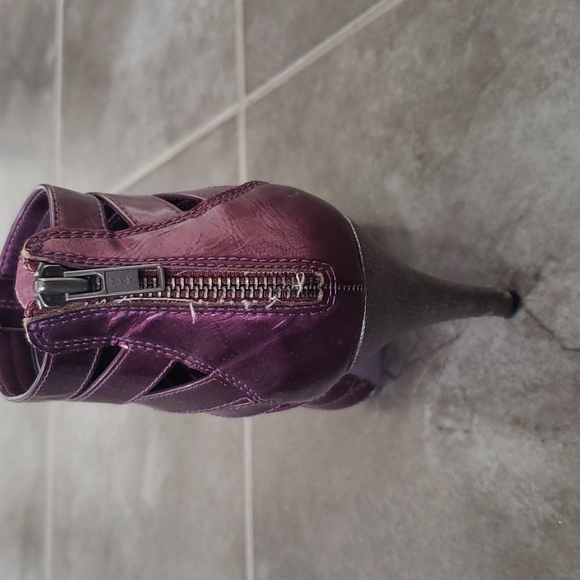 Vianni Collection Heeled Gladiator Sandals - Picture 4 of 5